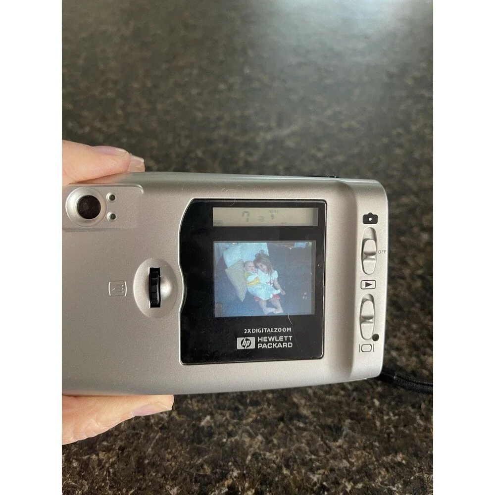 HP PhotoSmart 215 Vintage Digital Camera - Tested & Works